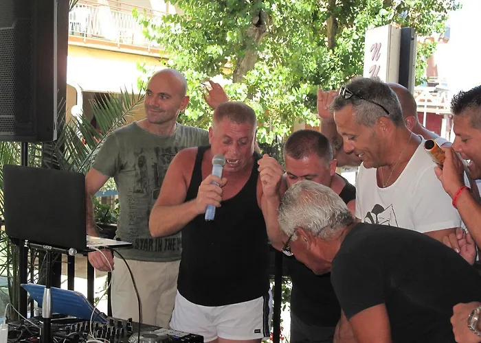 Nuovo Giardino מלון 3*