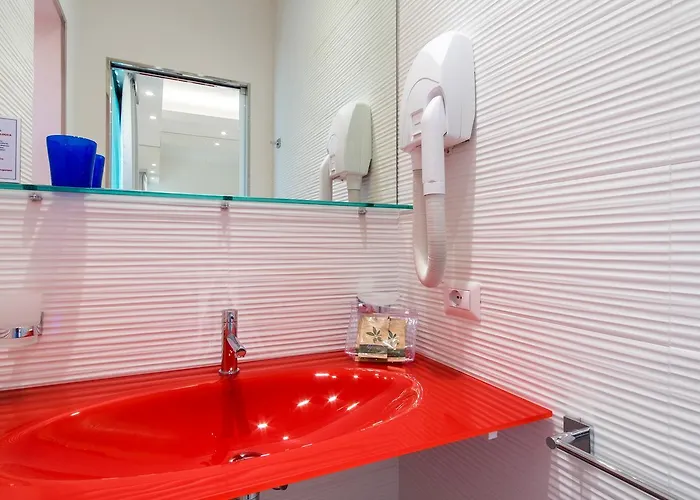 Nuovo Giardino מלון 3*